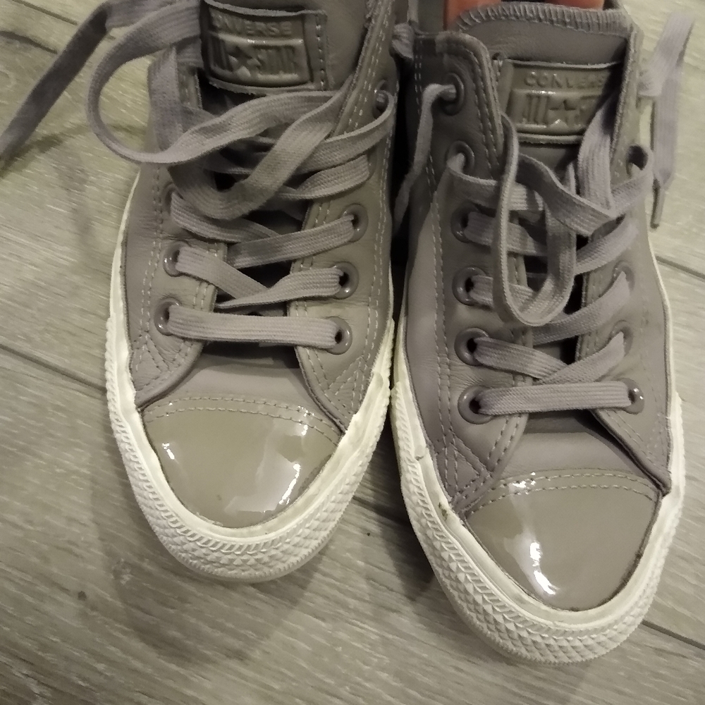 Converse Leather low cut sneakers